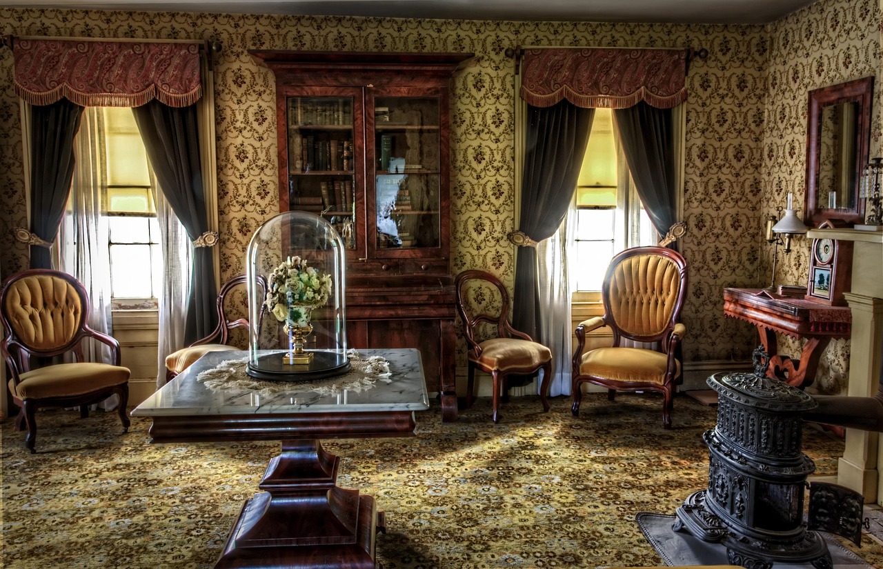 Woonkamerdecor met futuristische en retro elementen. Woonkamerdecor met futuristische en retro elementen.