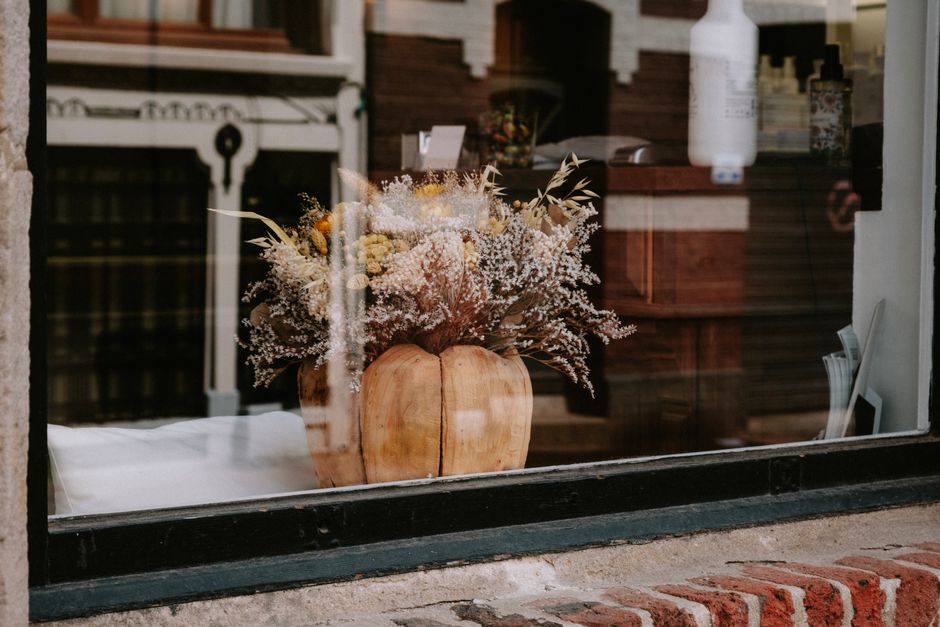 Herfstbloemen raamsticker met levendige kleuren. Herfstbloemen raamsticker met levendige kleuren.